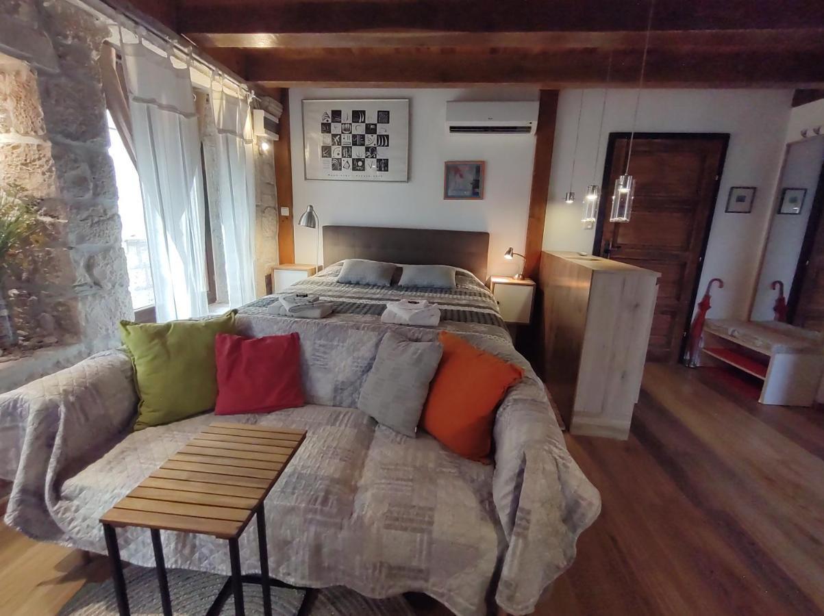 Old Town St. Roko Apartment *